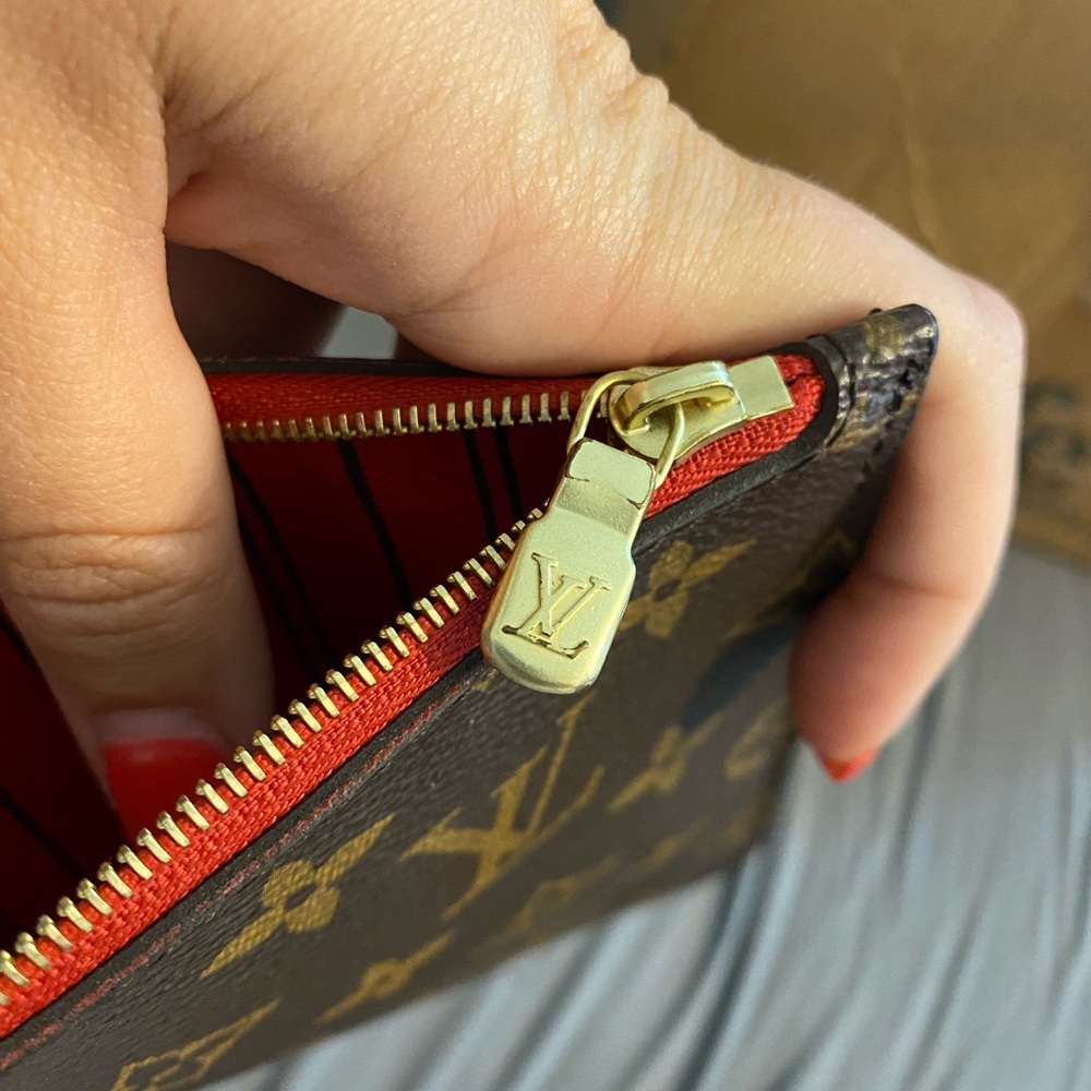 Authentic Louis Vuitton neverfull GM monogram pouch wristlet NEW - Picture 8 of 10